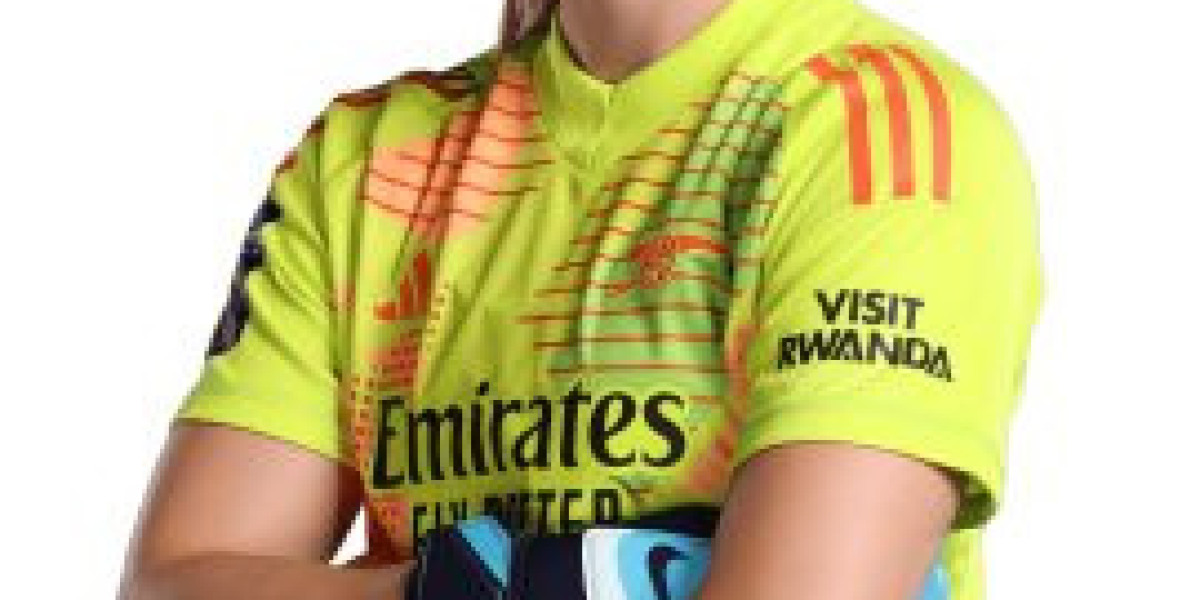 Daphne van Domselaar: Rising Star Goalkeeper for the Netherlands